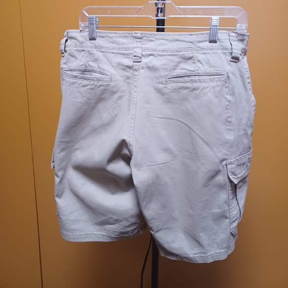 Wrangler Lightweight Cargo Shorts - Picture 2 of 4